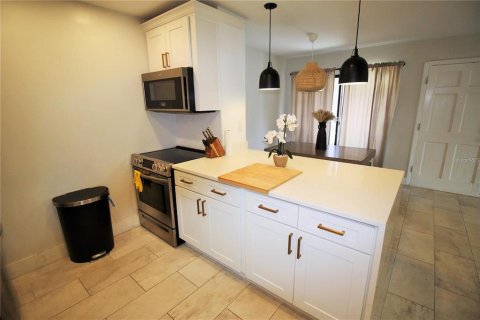 Condominio en alquiler en Orlando, Florida, 3 dormitorios, 123.93 m2 № 1751900 - foto 3