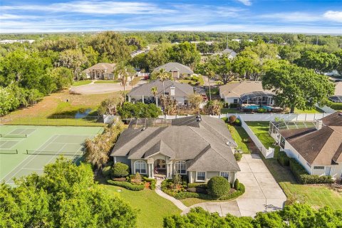 House in Lakeland, Florida 5 bedrooms, 298.96 sq.m. № 2296291