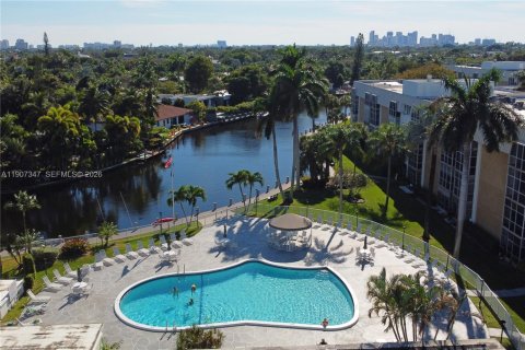 Condo in Oakland Park, Florida, 1 bedroom  № 2060093