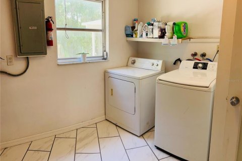 House in DeLand, Florida 2 bedrooms, 164.07 sq.m. № 1775622 - photo 8