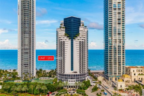 Condominio en venta en Sunny Isles Beach, Florida, 61.69 m2 № 1937573 - foto 20