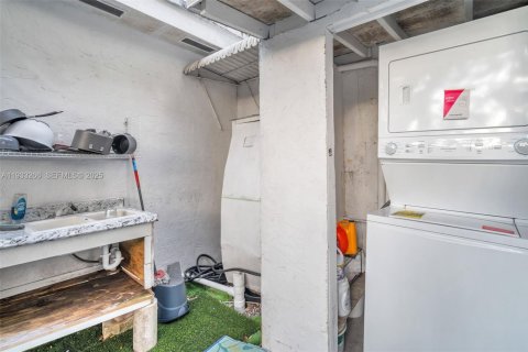 Купить виллу или дом в Норт-Майами, Флорида 2 спальни, 116.69м2, № 1991176 - фото 20