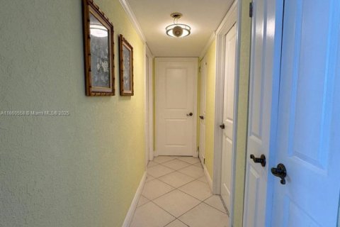 Condo in Hollywood, Florida, 2 bedrooms  № 1875360 - photo 24