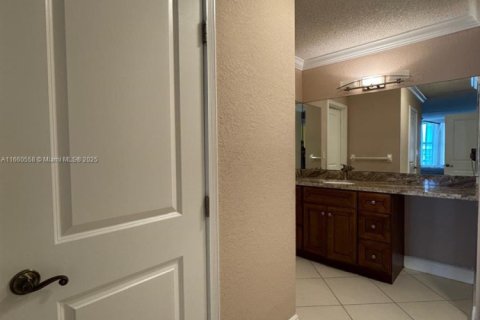 Condo in Hollywood, Florida, 2 bedrooms  № 1875360 - photo 30
