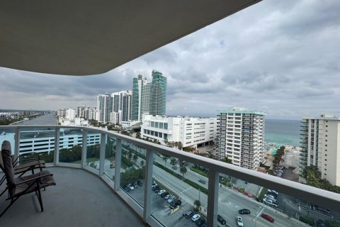 Condo in Hollywood, Florida, 2 bedrooms  № 1875360 - photo 21