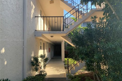 Condominio en venta en Plantation, Florida, 2 dormitorios, 91.97 m2 № 2023760 - foto 2