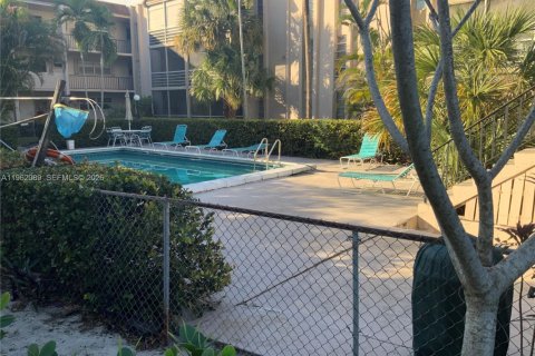 Condominio en venta en Plantation, Florida, 2 dormitorios, 91.97 m2 № 2023760 - foto 16