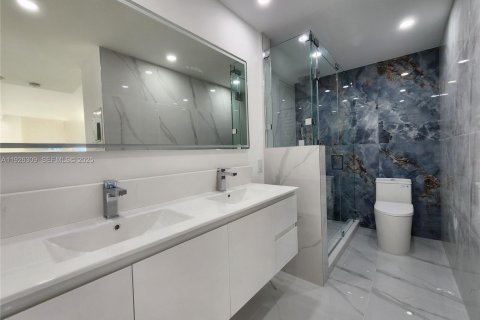 Copropriété à louer à Hollywood, Floride: 2 chambres, 102.19 m2 № 1984714 - photo 18