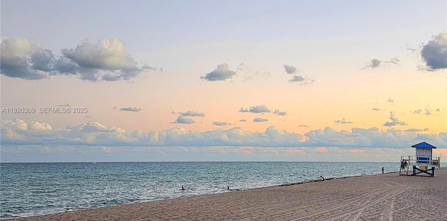 Condo à Hollywood, Floride, 2 chambres  № 1984714