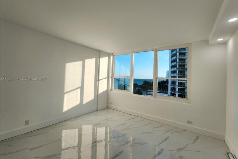 Copropriété à louer à Hollywood, Floride: 2 chambres, 102.19 m2 № 1984714 - photo 21