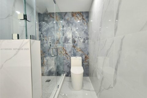 Copropriété à louer à Hollywood, Floride: 2 chambres, 102.19 m2 № 1984714 - photo 19