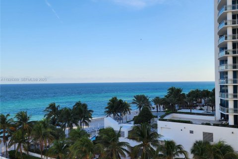 Copropriété à louer à Hollywood, Floride: 2 chambres, 102.19 m2 № 1984714 - photo 5