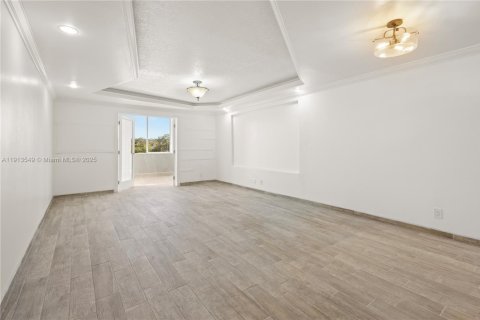 Condo in North Lauderdale, Florida, 2 bedrooms  № 1969837 - photo 10