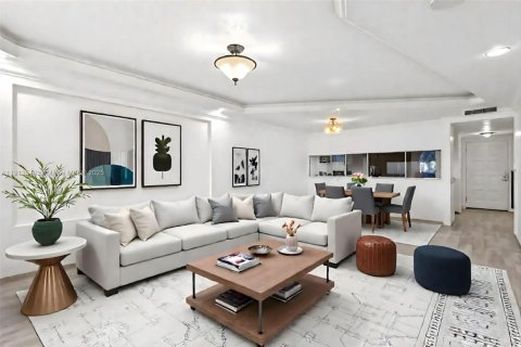 Condo in North Lauderdale, Florida, 2 bedrooms  № 1969837 - photo 9