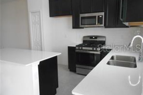 Townhouse in Apollo Beach, Florida 3 bedrooms, 158.12 sq.m. № 1902518 - photo 4