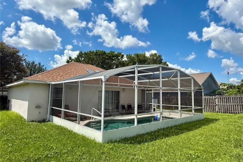 House in Davenport, Florida 3 bedrooms, 115.01 sq.m. № 1898734 - photo 12