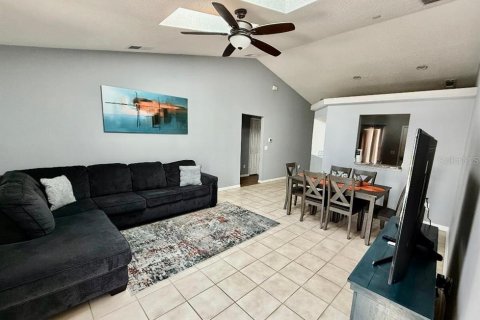 House in Davenport, Florida 3 bedrooms, 115.01 sq.m. № 1898734 - photo 7