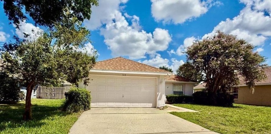House in Davenport, Florida 3 bedrooms, 115.01 sq.m. № 1898734