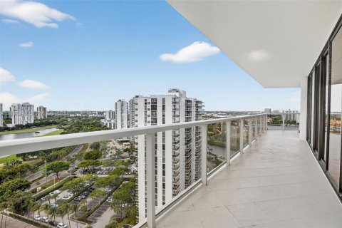 Condo in Aventura, Florida, 2 bedrooms  № 2061755 - photo 4
