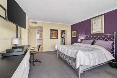 Condo in Aventura, Florida, 2 bedrooms  № 2061755 - photo 23