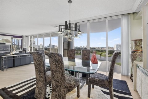 Condo in Aventura, Florida, 2 bedrooms  № 2061755 - photo 10