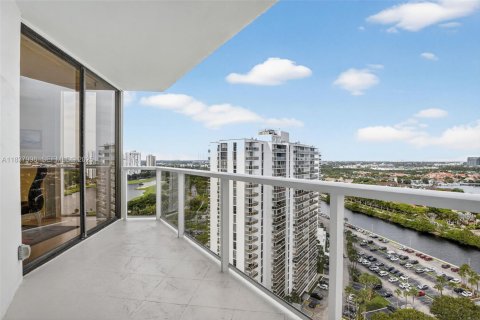 Condo in Aventura, Florida, 2 bedrooms  № 2061755 - photo 29