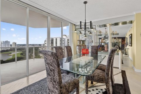 Condo in Aventura, Florida, 2 bedrooms  № 2061755 - photo 11