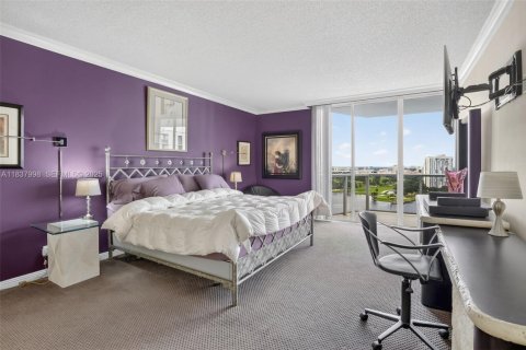 Condo in Aventura, Florida, 2 bedrooms  № 2061755 - photo 21