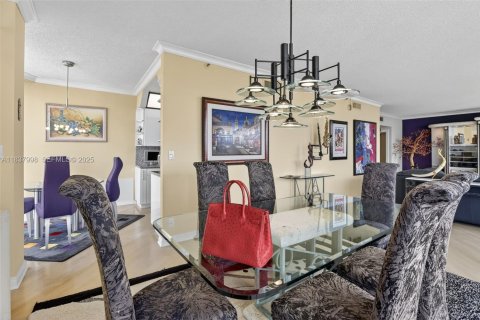 Condo in Aventura, Florida, 2 bedrooms  № 2061755 - photo 13