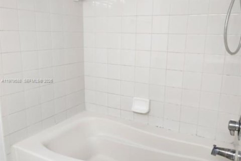 Снять в аренду кондоминиум в Мирамар, Флорида 1 спальня, 67.45м2, № 2046120 - фото 12