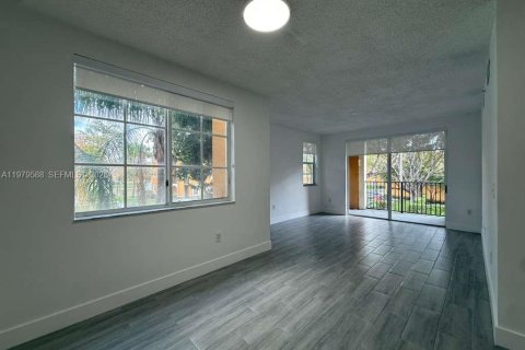 Снять в аренду кондоминиум в Мирамар, Флорида 1 спальня, 67.45м2, № 2046120 - фото 5