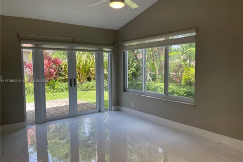 House in Plantation, Florida 2 bedrooms, 134.89 sq.m. № 1923185 - photo 16
