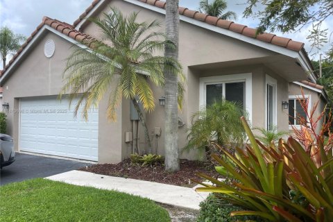 House in Plantation, Florida 2 bedrooms, 134.89 sq.m. № 1923185 - photo 3