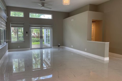 House in Plantation, Florida 2 bedrooms, 134.89 sq.m. № 1923185 - photo 8