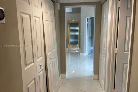 House in Plantation, Florida 2 bedrooms, 134.89 sq.m. № 1923185 - photo 23