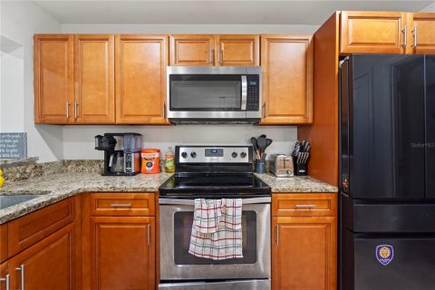House in Winter Park, Florida 3 bedrooms, 180.14 sq.m. № 1724842 - photo 20