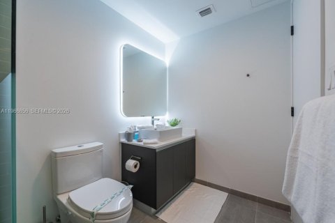 Condo in Miami, Florida, 1 bedroom № 2081346 - photo 11
