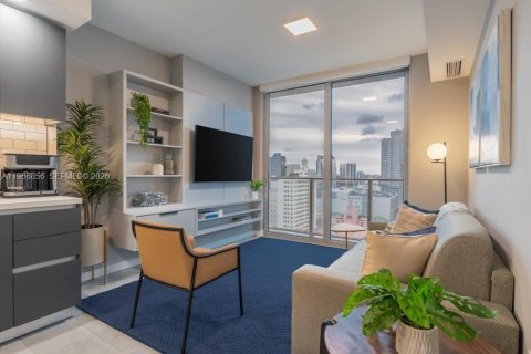 Condo in Miami, Florida, 1 bedroom № 2081346 - photo 3