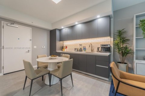 Condo in Miami, Florida, 1 bedroom № 2081346 - photo 17