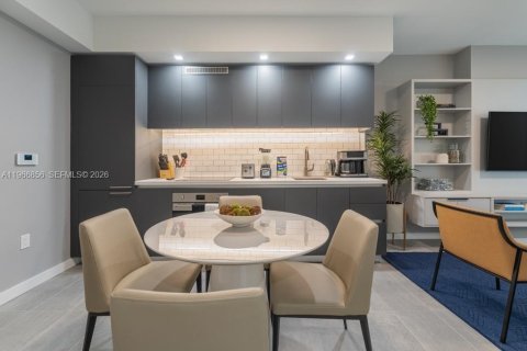 Condo in Miami, Florida, 1 bedroom № 2081346 - photo 14