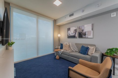 Condo in Miami, Florida, 1 bedroom № 2081346 - photo 4