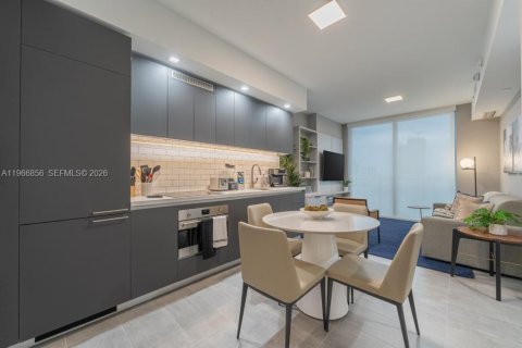 Condo in Miami, Florida, 1 bedroom № 2081346 - photo 15