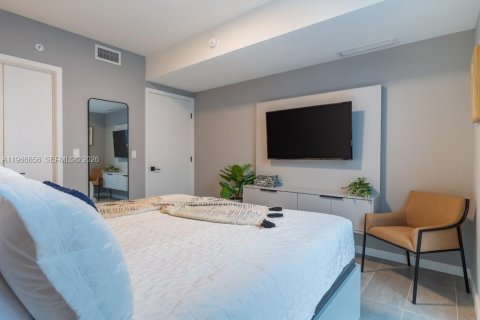 Condo in Miami, Florida, 1 bedroom № 2081346 - photo 7