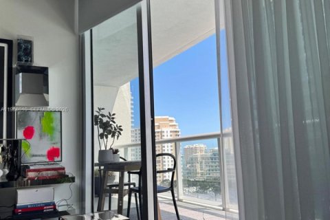 Condo in Miami, Florida, 1 bedroom  № 2053010