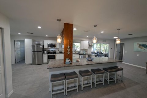 House in Crystal River, Florida 3 bedrooms, 152.17 sq.m. № 1584233 - photo 11
