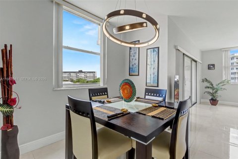 Copropriété à vendre à Hollywood, Floride: 2 chambres, 119.29 m2 № 2046539 - photo 15