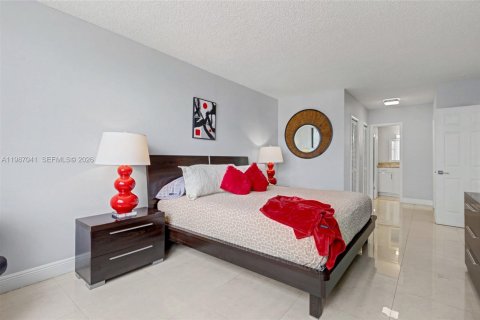 Copropriété à vendre à Hollywood, Floride: 2 chambres, 119.29 m2 № 2046539 - photo 24