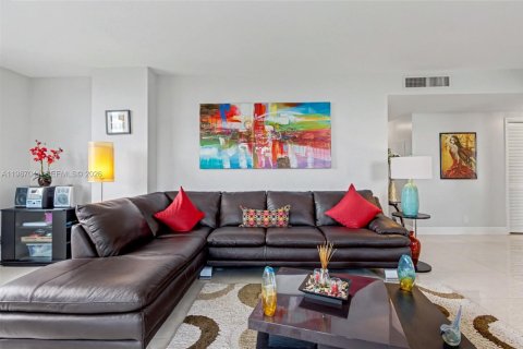 Copropriété à vendre à Hollywood, Floride: 2 chambres, 119.29 m2 № 2046539 - photo 4