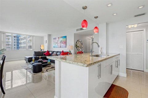 Copropriété à vendre à Hollywood, Floride: 2 chambres, 119.29 m2 № 2046539 - photo 9