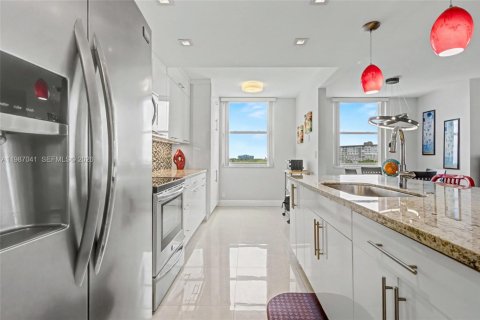 Copropriété à vendre à Hollywood, Floride: 2 chambres, 119.29 m2 № 2046539 - photo 2